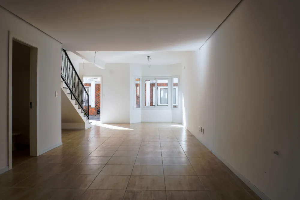Sobrado Triplex 2 quartos sendo 2 suítes para venda no bairro Mato Queimado em Gramado