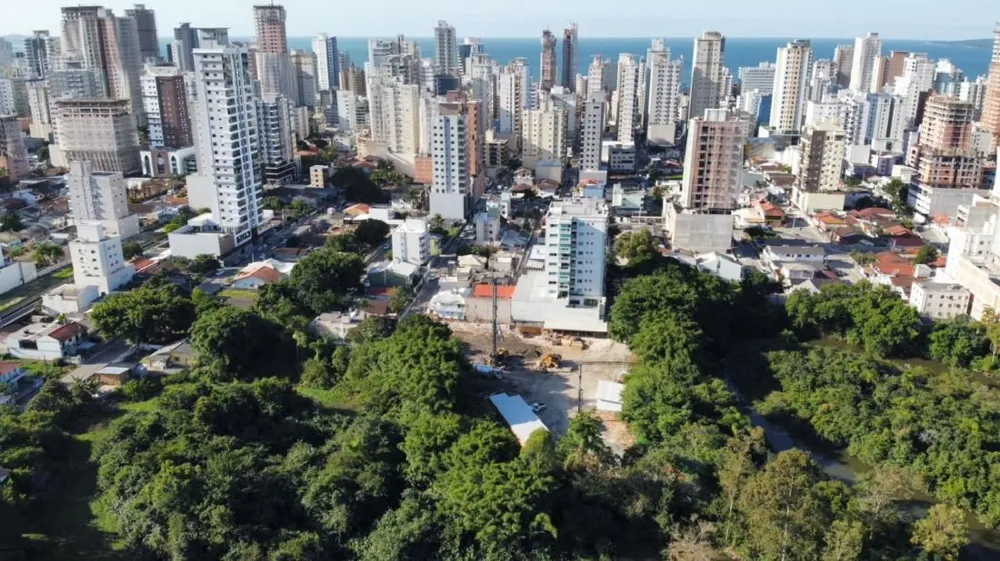 Apartamento para venda no bairro Meia Praia em Itapema