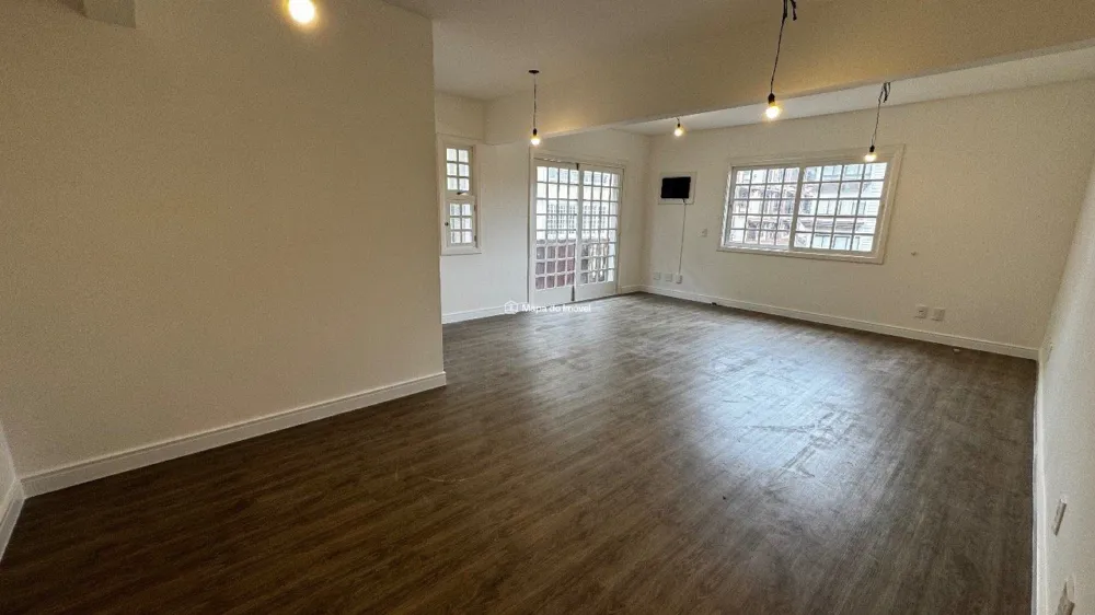 Sala Comercial Aérea para venda no bairro Centro em Gramado