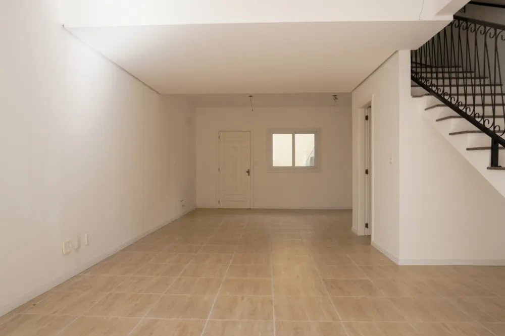 Sobrado Triplex 2 quartos sendo 2 suítes para venda no bairro Mato Queimado em Gramado