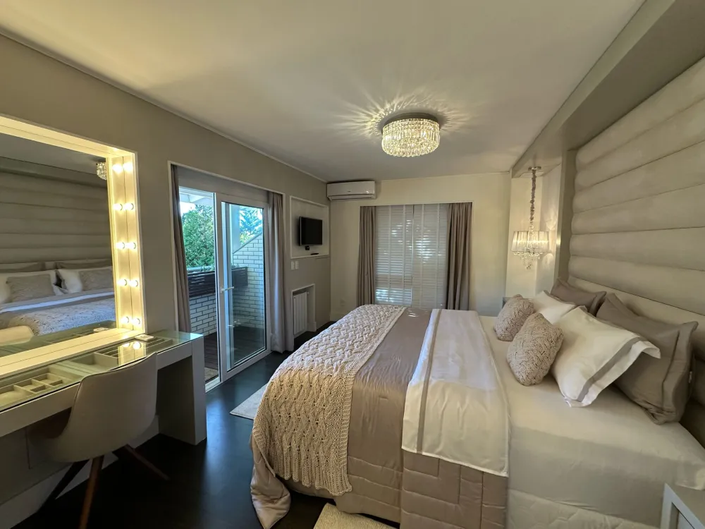Casa 3 quartos sendo 3 suítes para venda no bairro Centro em Gramado