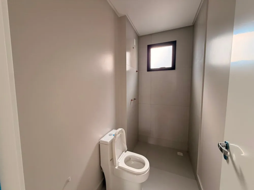 Apartamento para venda no bairro Meia Praia em Itapema