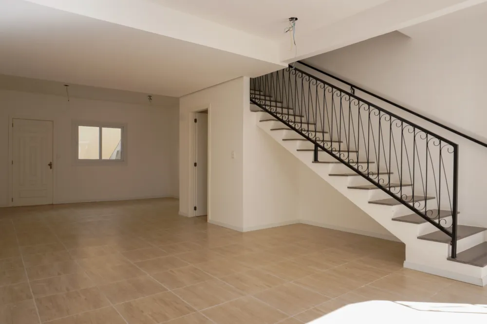Sobrado Triplex 2 quartos sendo 2 suítes para venda no bairro Mato Queimado em Gramado