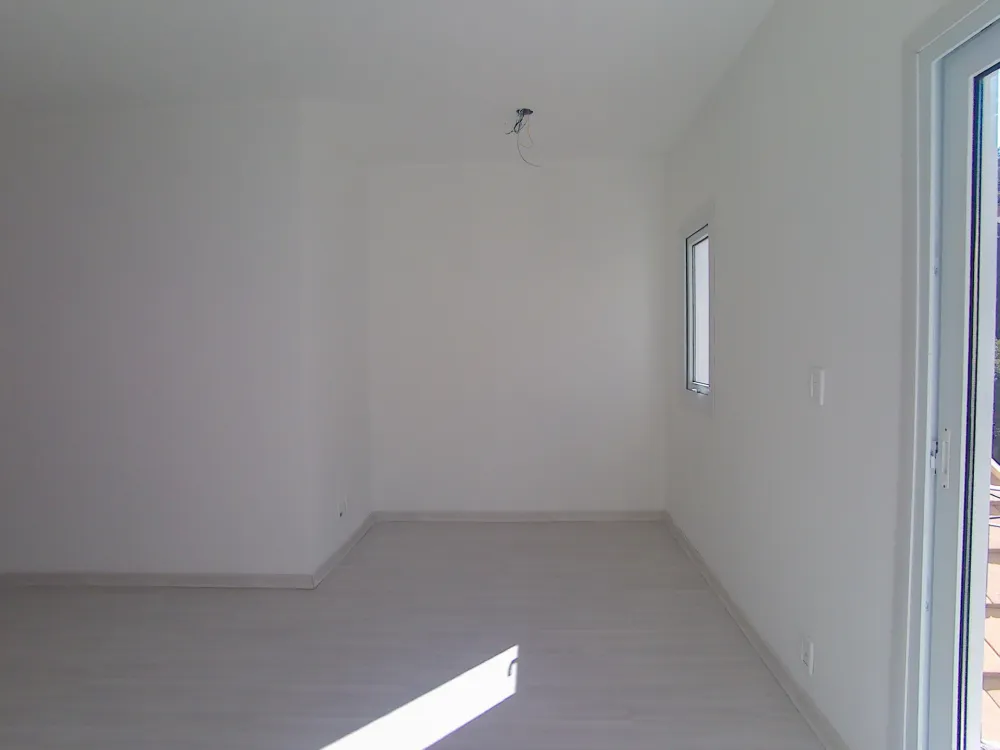 Sobrado Triplex 2 quartos sendo 2 suítes para venda no bairro Mato Queimado em Gramado