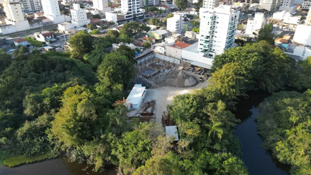 Apartamento para venda no bairro Meia Praia em Itapema