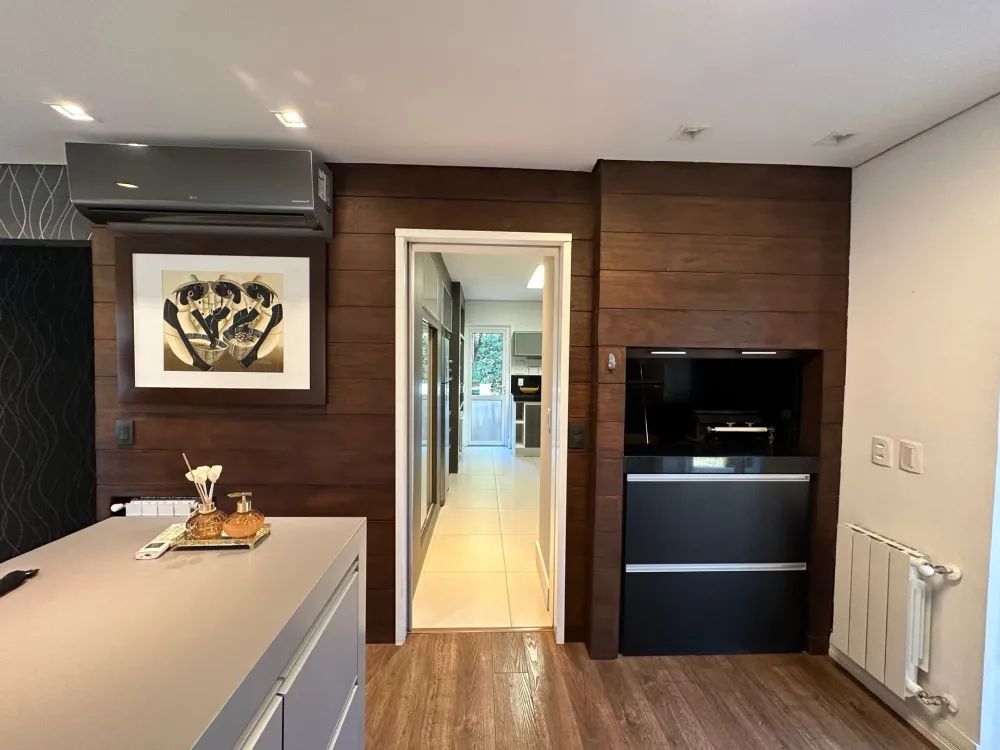 Casa 3 quartos sendo 3 suítes para venda no bairro Centro em Gramado