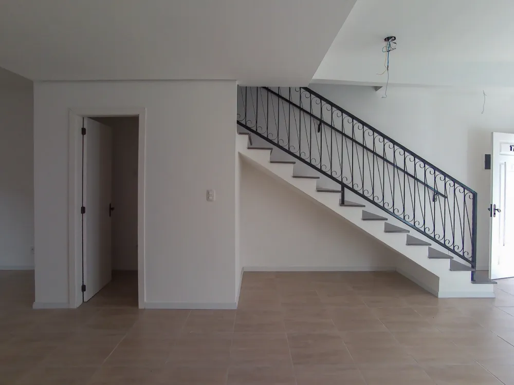 Sobrado Triplex 2 quartos sendo 2 suítes para venda no bairro Mato Queimado em Gramado