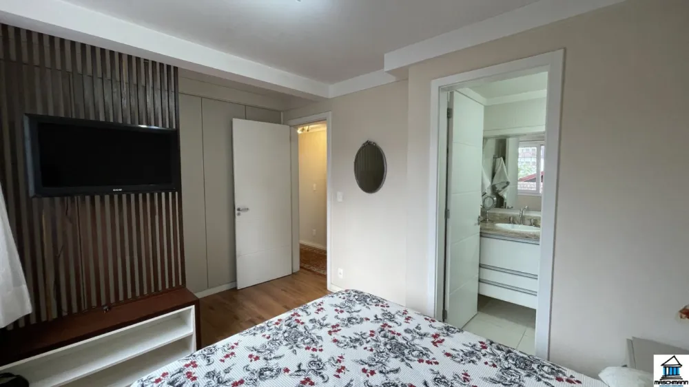 Apartamento Mobiliado no Plaza Catedral a apenas 40 Passos da Catedral de Pedra.