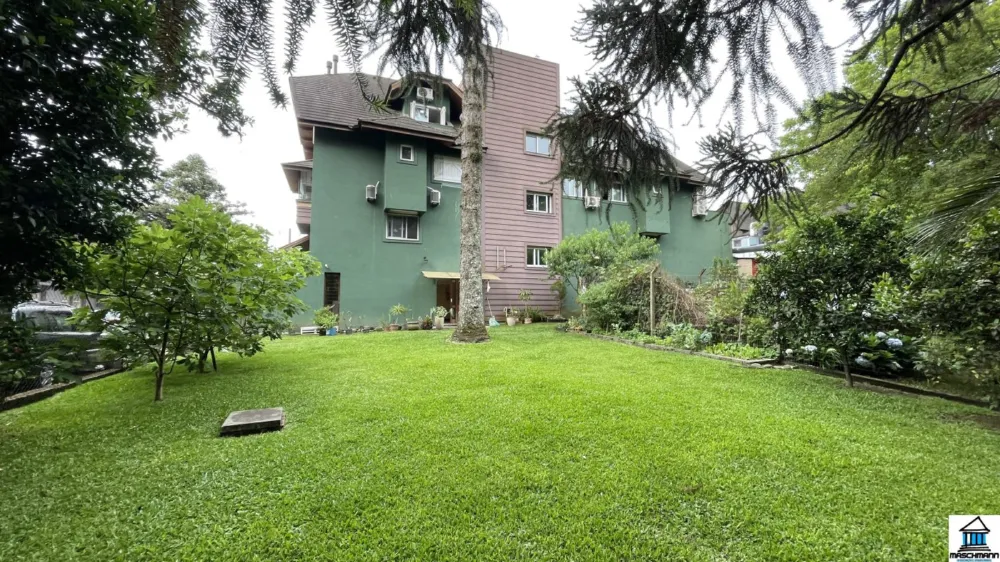 Apartamento Mobiliado no Plaza Catedral a apenas 40 Passos da Catedral de Pedra.
