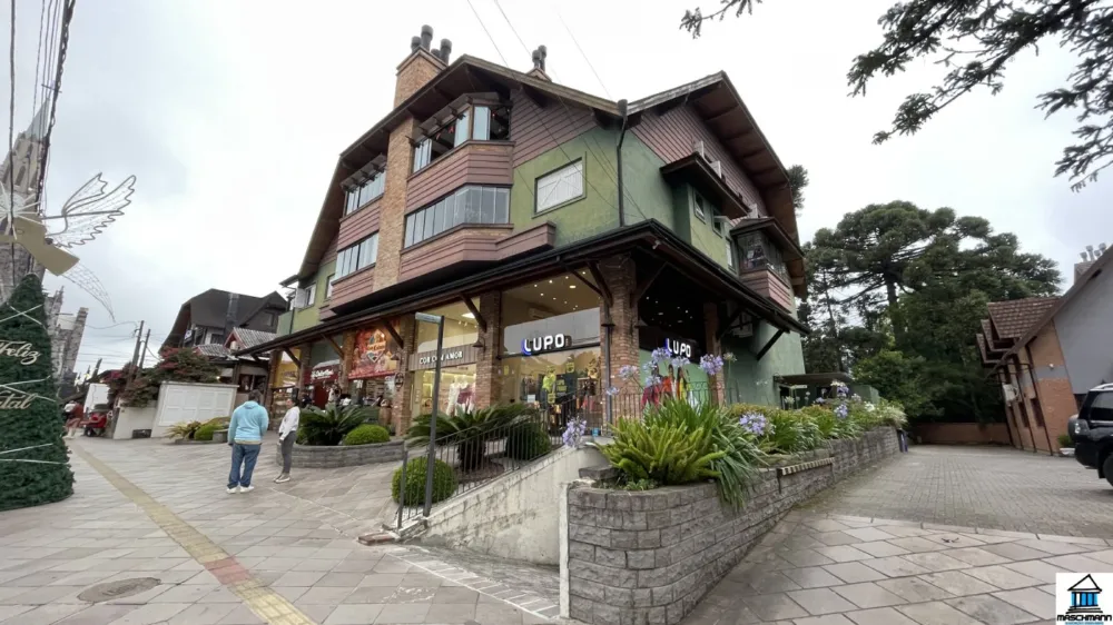 Apartamento Mobiliado no Plaza Catedral a apenas 40 Passos da Catedral de Pedra.