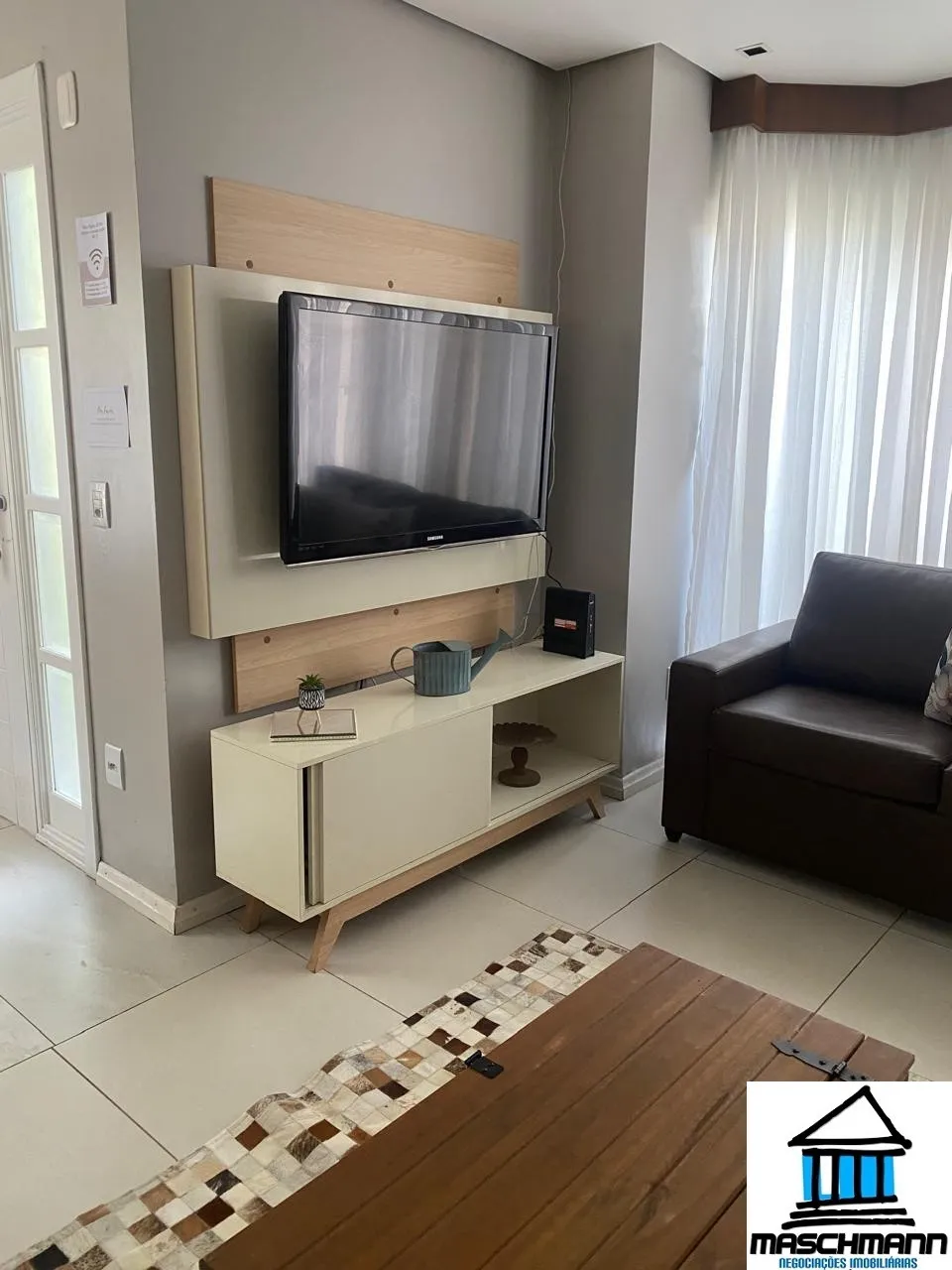 Casa de 4 suítes semi mobiliada à venda Vila Suzana- Canela