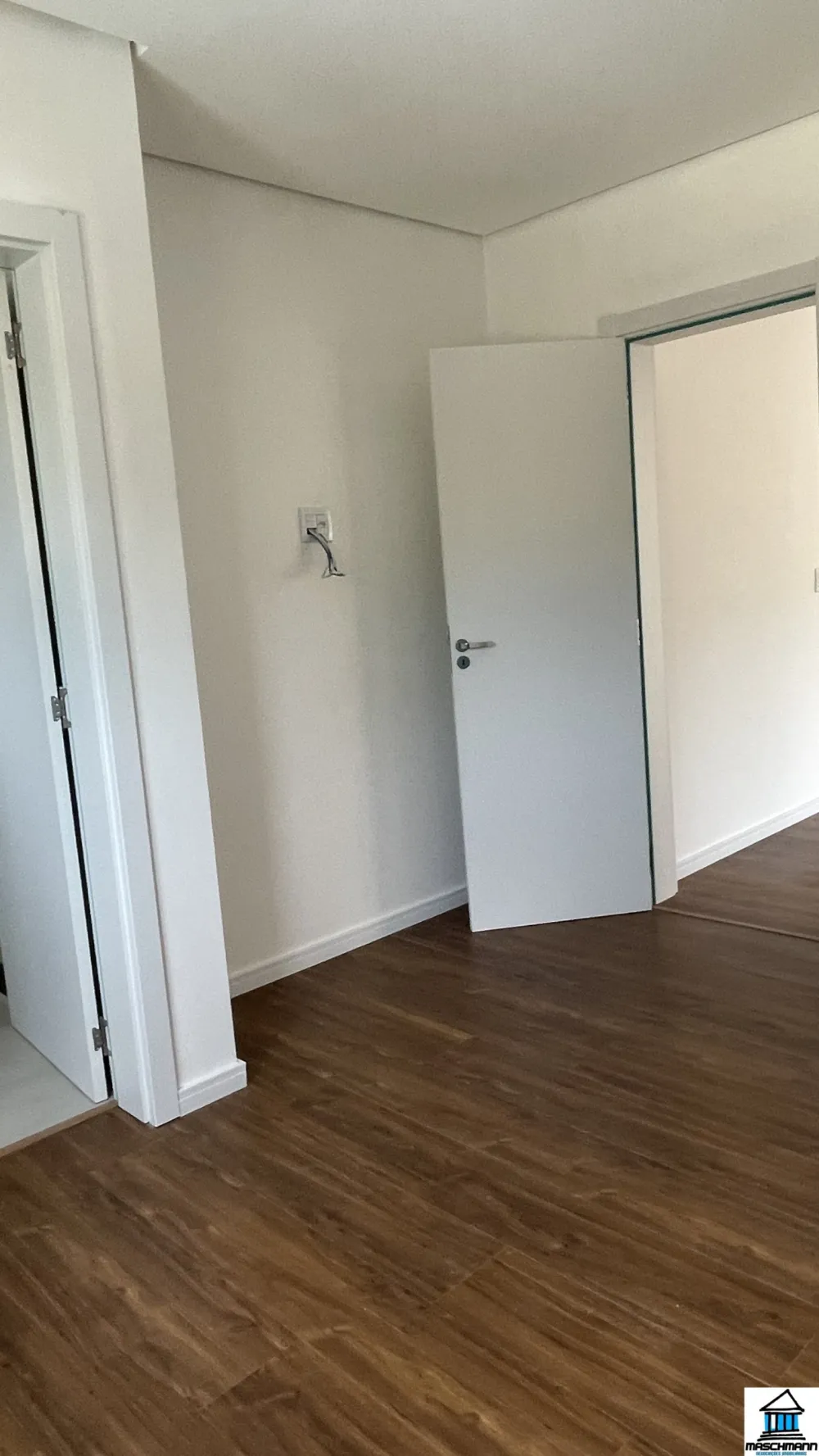 Apartamento novo de 1 suíte a apenas 2 km da Rua Coberta de Gramado