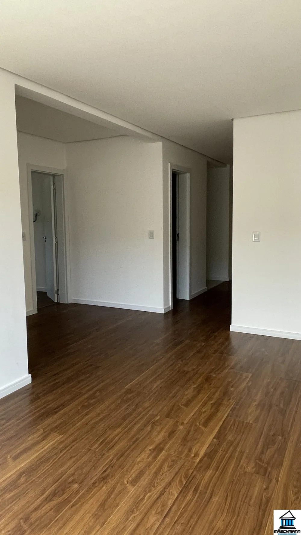 Apartamento novo de 1 suíte a apenas 2 km da Rua Coberta de Gramado