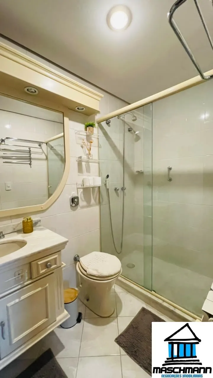 Apartamento mobiliado de 1 dormitórios, 1 vaga, no coração de Gramado