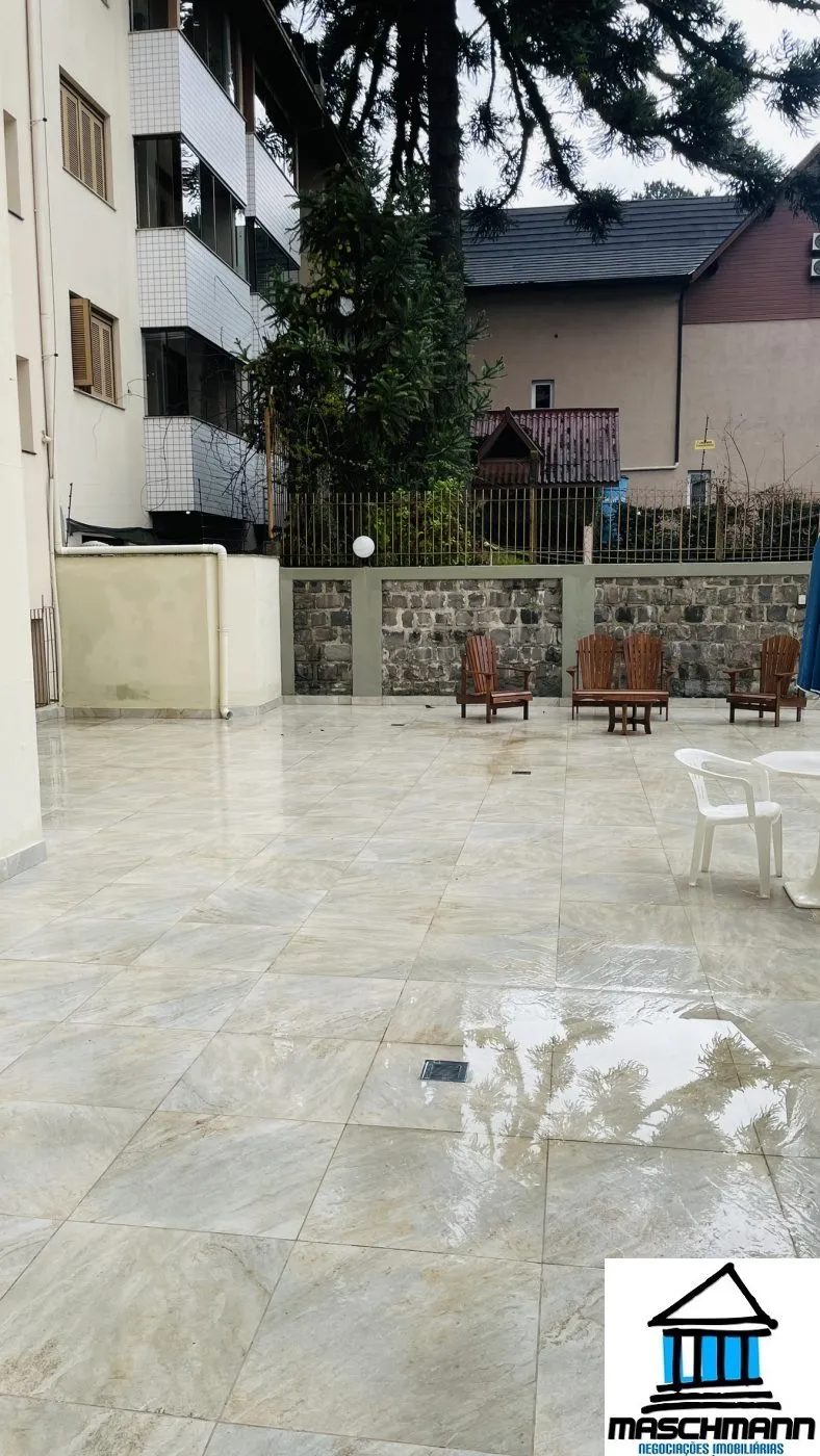 Apartamento mobiliado de 1 dormitórios, 1 vaga, no coração de Gramado