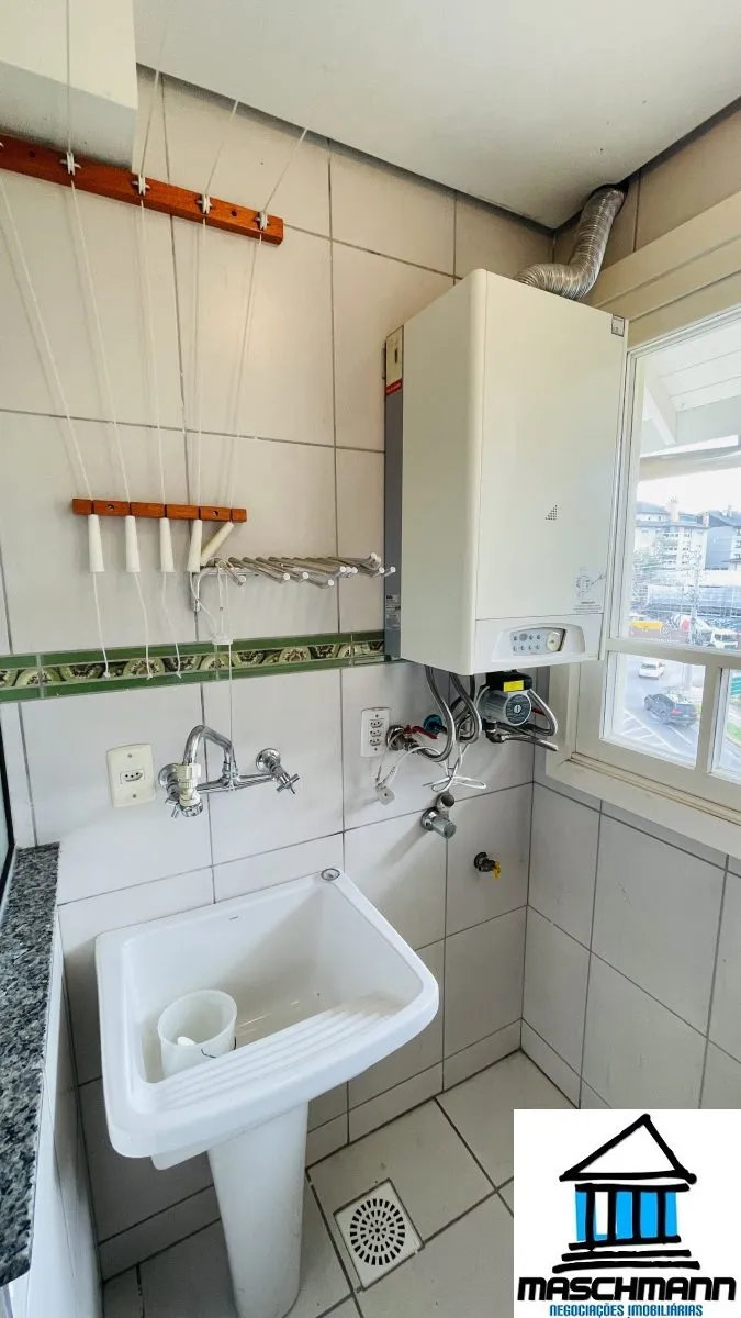 Duplex no 4 andar em Canela com localização privilegiada — moradia, lazer ou renda de temporada