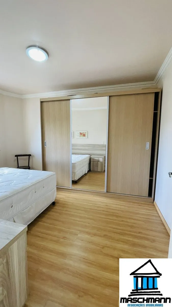 Duplex no 4 andar em Canela com localização privilegiada — moradia, lazer ou renda de temporada