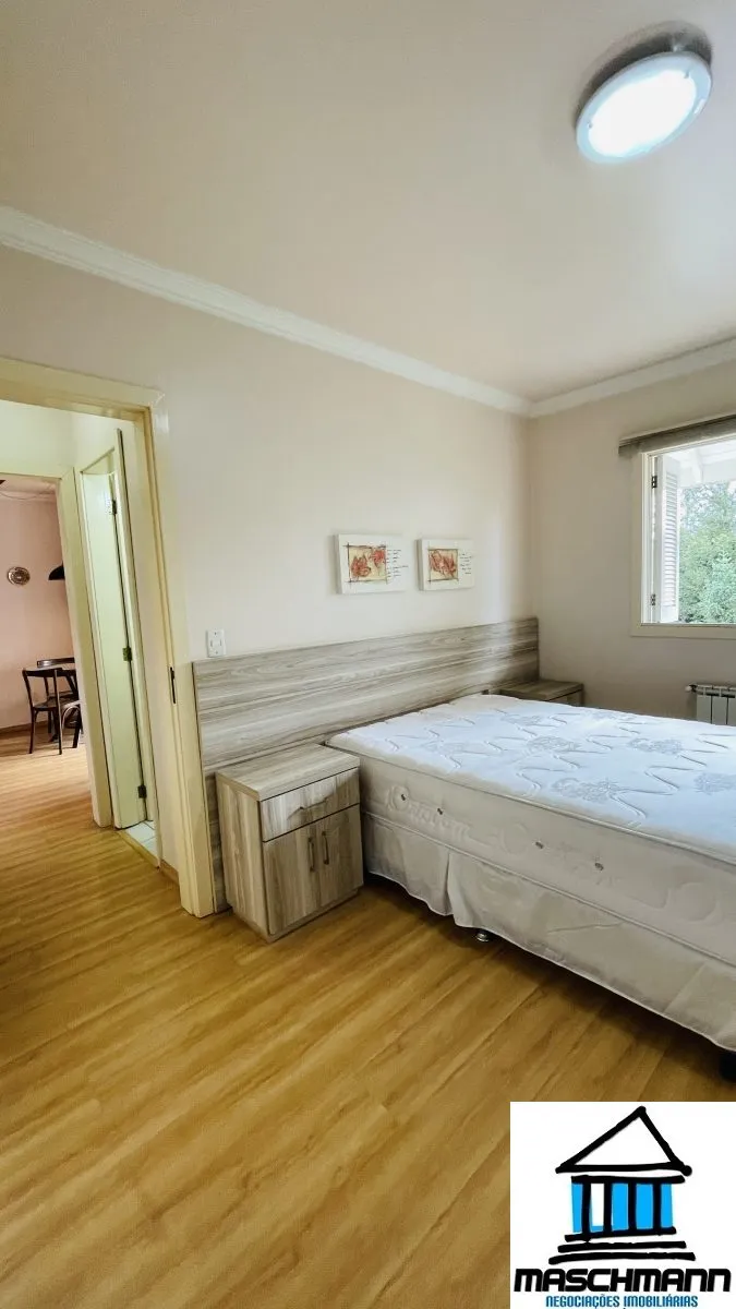Duplex no 4 andar em Canela com localização privilegiada — moradia, lazer ou renda de temporada