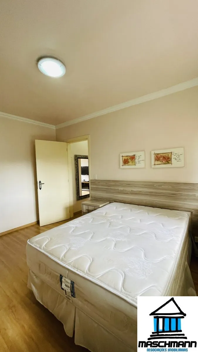 Duplex no 4 andar em Canela com localização privilegiada — moradia, lazer ou renda de temporada