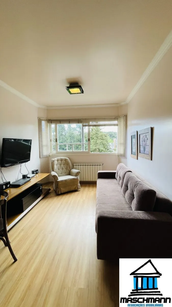 Duplex no 4 andar em Canela com localização privilegiada — moradia, lazer ou renda de temporada