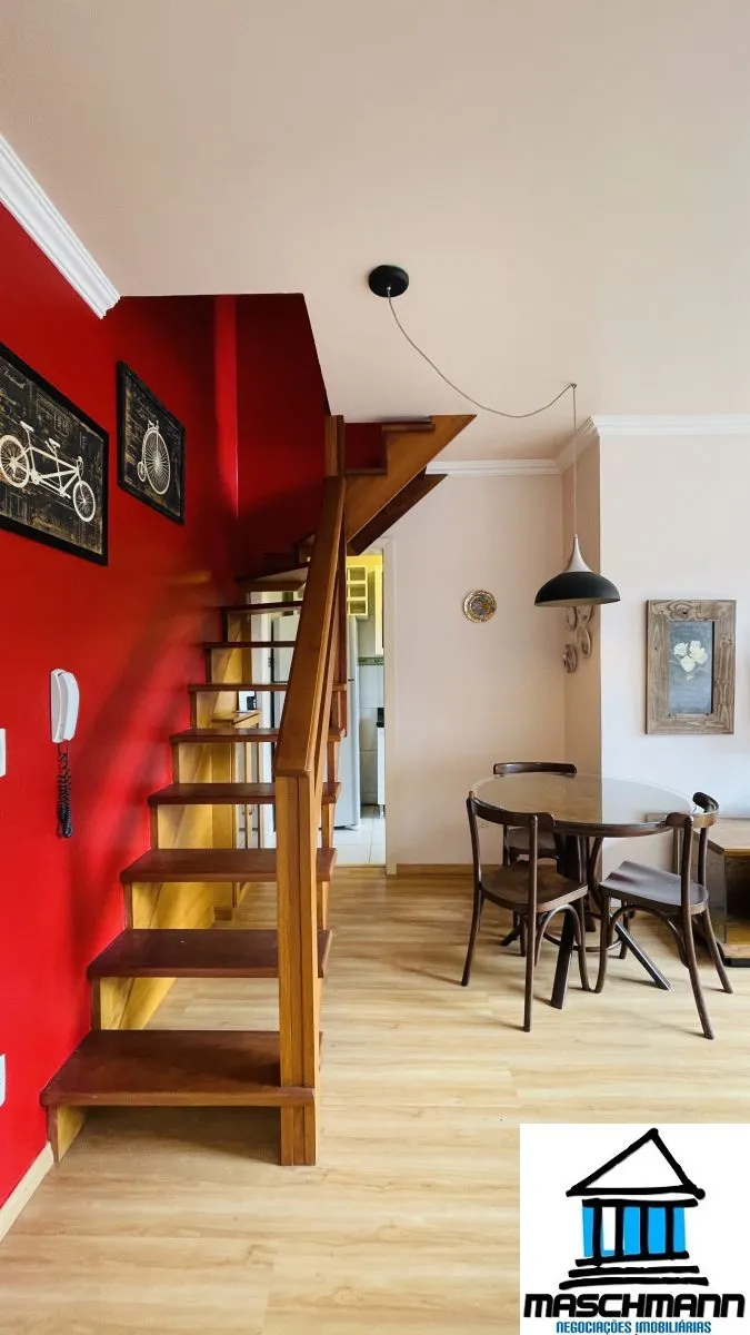 Duplex no 4 andar em Canela com localização privilegiada — moradia, lazer ou renda de temporada