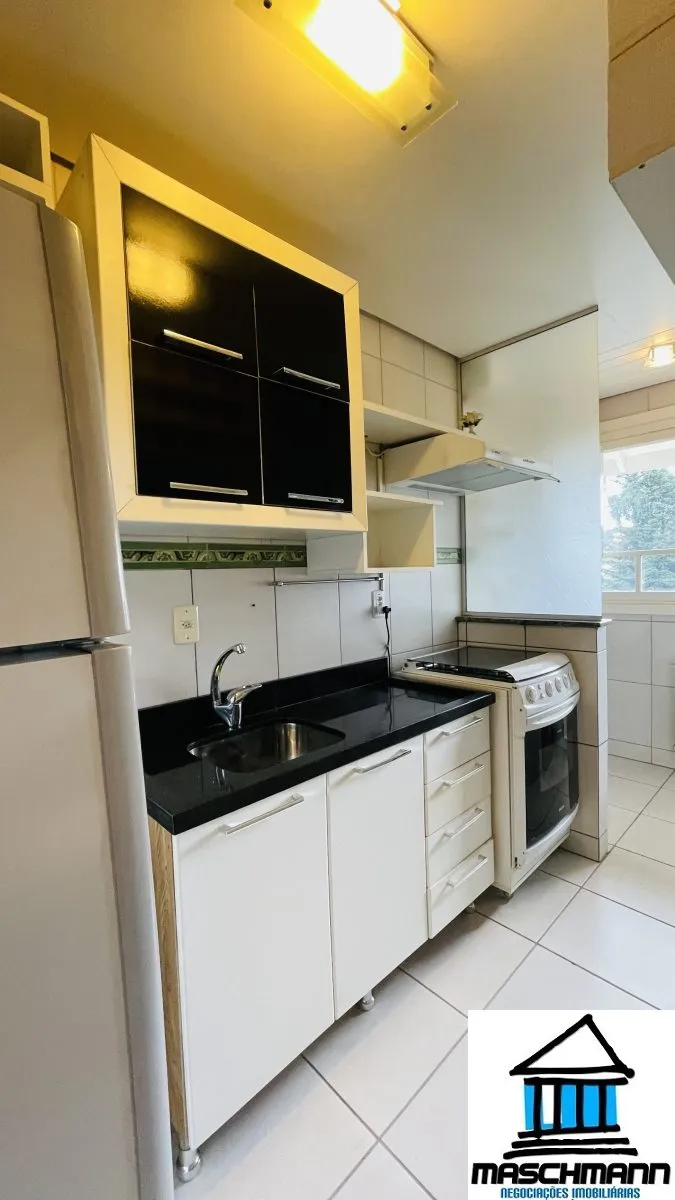 Duplex no 4 andar em Canela com localização privilegiada — moradia, lazer ou renda de temporada