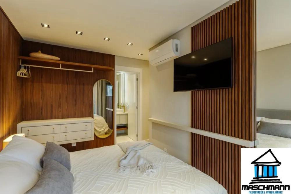 Apartamento de 2 suítes e altíssimo padrão mobiliado a apenas 200 metros da Rua Coberta de Gramado.