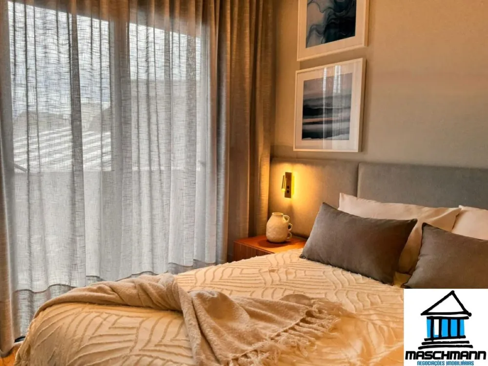 Apartamento de 2 suítes e altíssimo padrão mobiliado a apenas 200 metros da Rua Coberta de Gramado.
