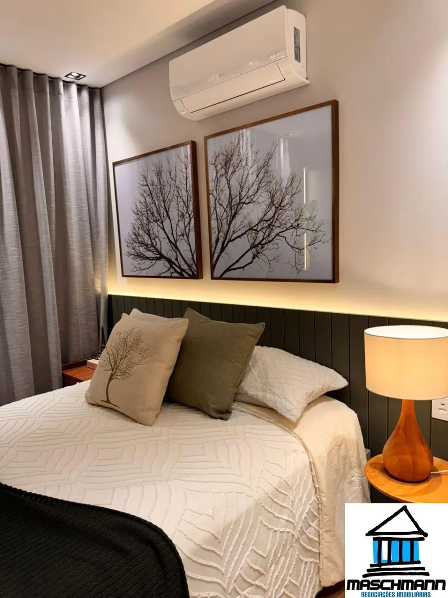 Apartamento de 2 suítes e altíssimo padrão mobiliado a apenas 200 metros da Rua Coberta de Gramado.