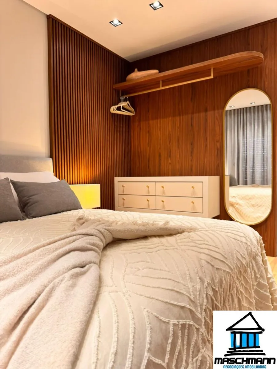 Apartamento de 2 suítes e altíssimo padrão mobiliado a apenas 200 metros da Rua Coberta de Gramado.