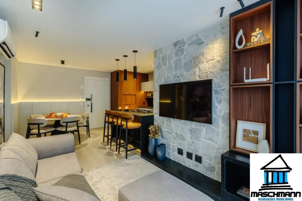Apartamento de 2 suítes e altíssimo padrão mobiliado a apenas 200 metros da Rua Coberta de Gramado.