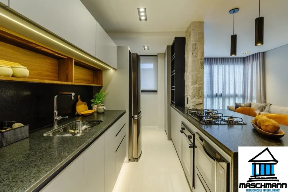 Apartamento de 2 suítes e altíssimo padrão mobiliado a apenas 200 metros da Rua Coberta de Gramado.