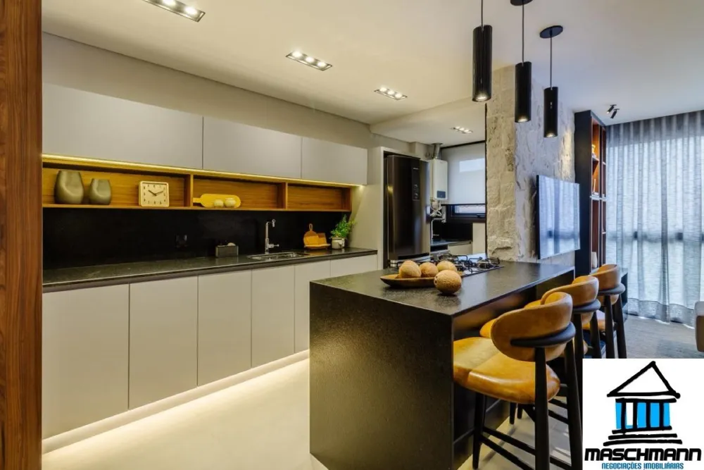Apartamento de 2 suítes e altíssimo padrão mobiliado a apenas 200 metros da Rua Coberta de Gramado.