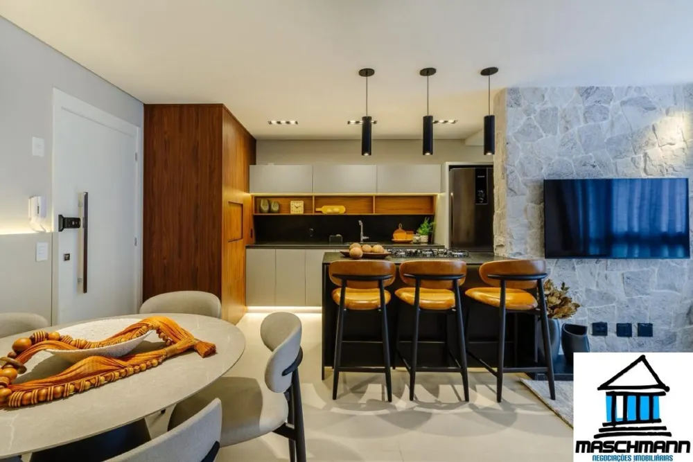 Apartamento de 2 suítes e altíssimo padrão mobiliado a apenas 200 metros da Rua Coberta de Gramado.