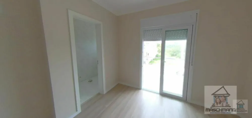 Casa de 3 dormitórios e uma suíte nova no bairro Mont Serrat - Canoas/RS