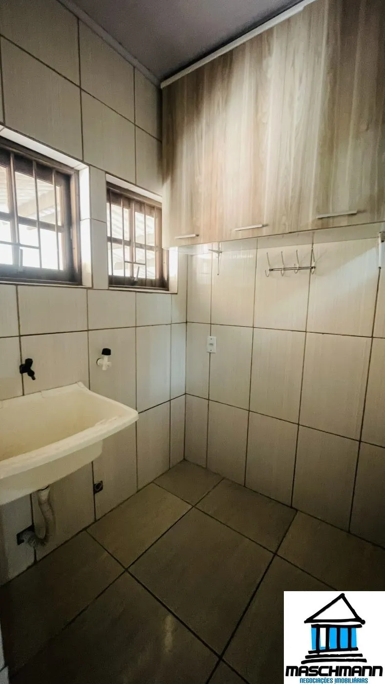 Casa com 2 quartos semi mobiliadoa para locação em Esteio.