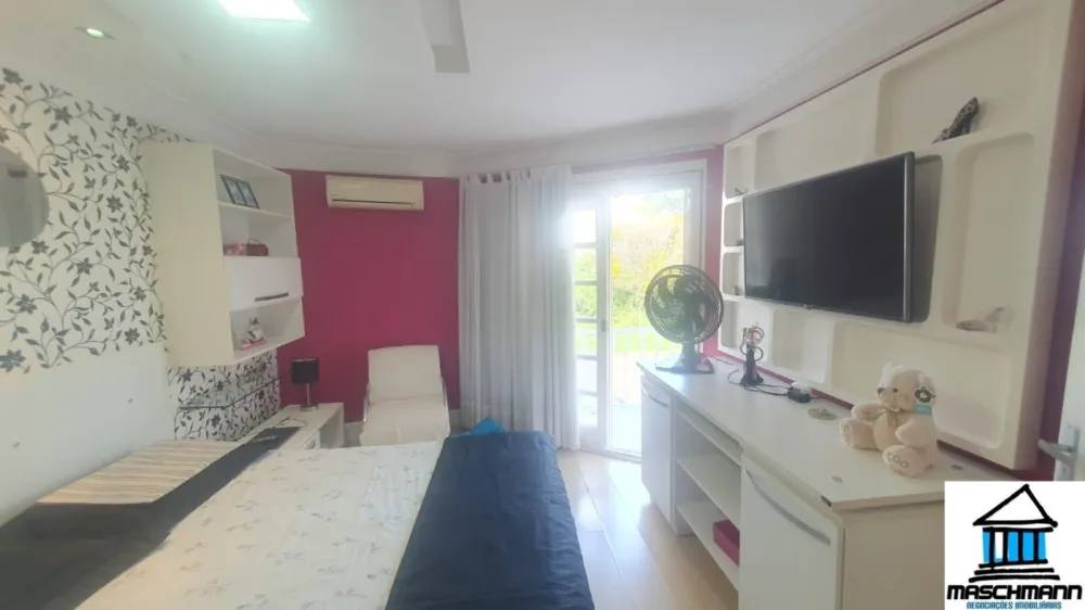 Mararvilhoso sobrado de 3 dormitórios com suíte semi mobiliado próximo ao Carrfour de Canoas