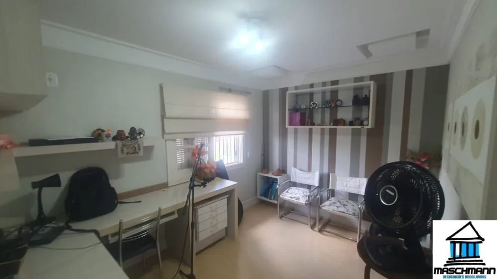 Mararvilhoso sobrado de 3 dormitórios com suíte semi mobiliado próximo ao Carrfour de Canoas