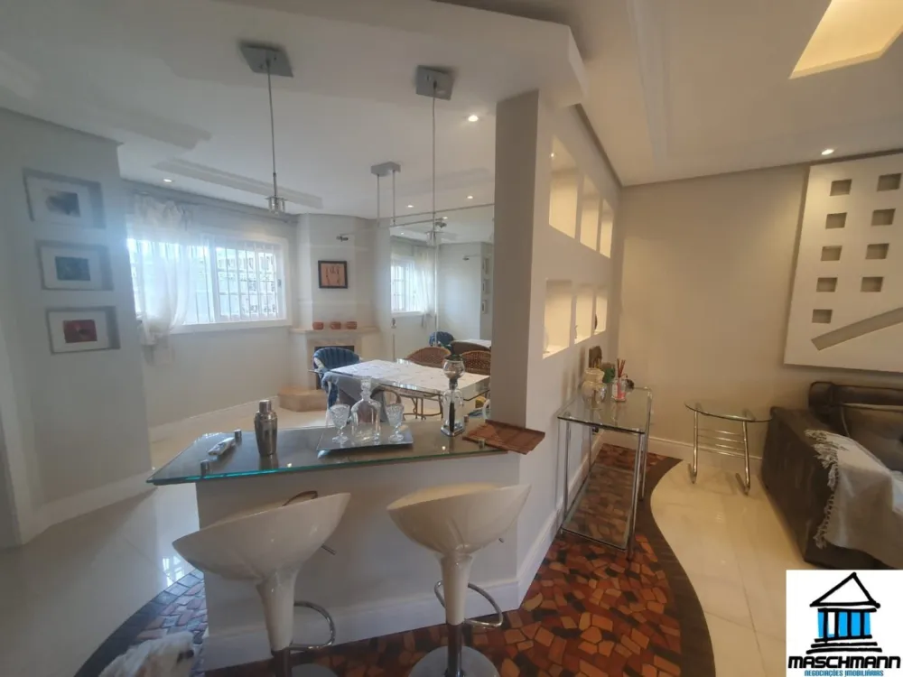 Mararvilhoso sobrado de 3 dormitórios com suíte semi mobiliado próximo ao Carrfour de Canoas