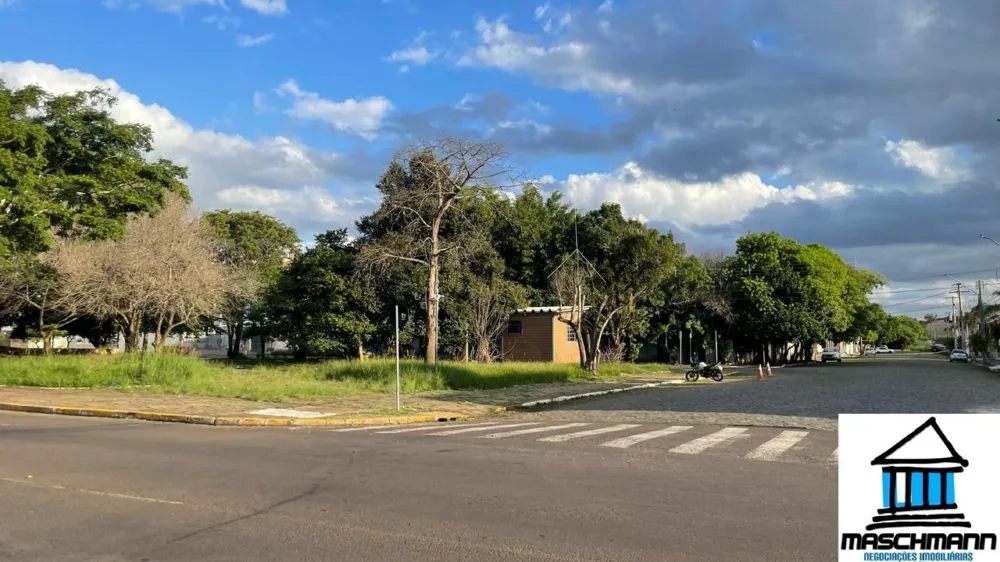Mararvilhoso sobrado de 3 dormitórios com suíte semi mobiliado próximo ao Carrfour de Canoas