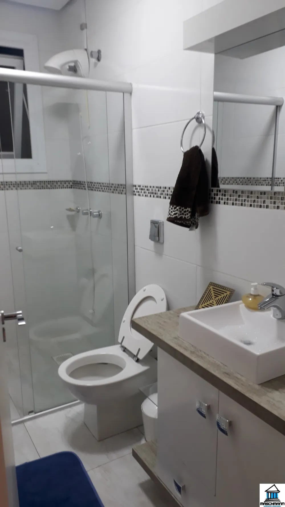Sobradao mobiliado de 3 dormitórios com suíte em excelente localização de Canoas