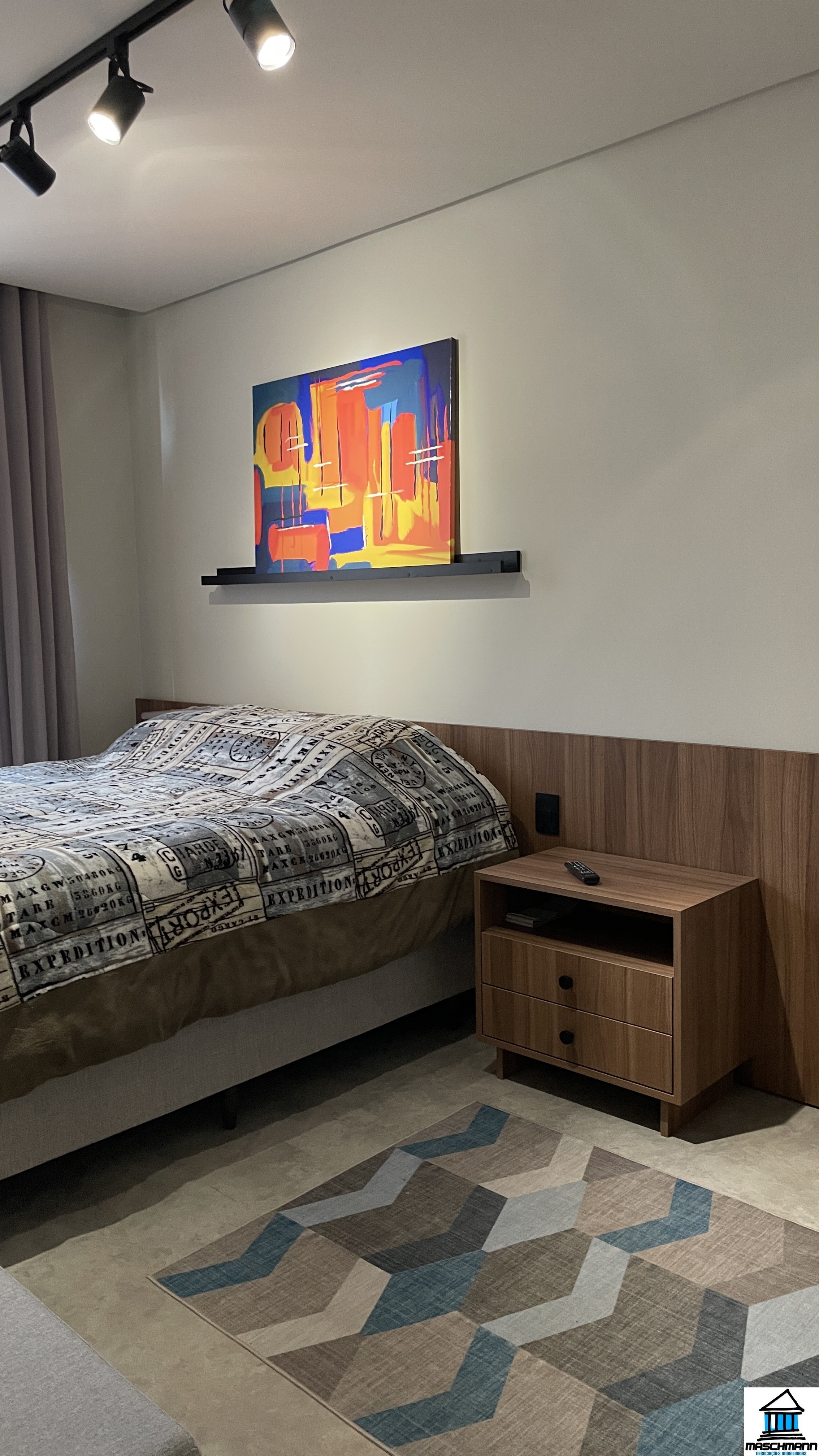 Apartamento 1 Dormitório mobiliado com terraço perfeito para locação em Canela