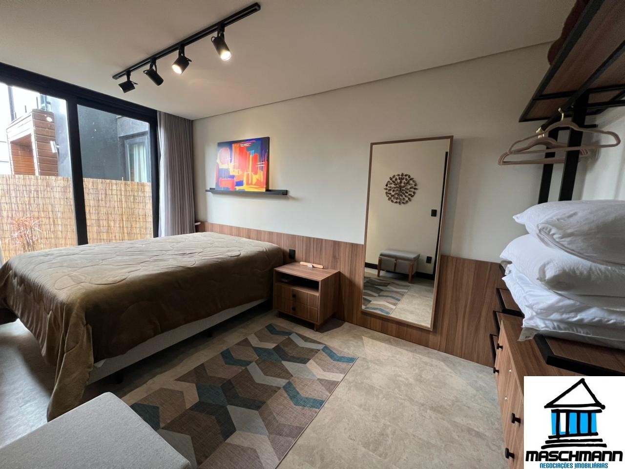 Apartamento 1 Dormitório mobiliado com terraço perfeito para locação em Canela