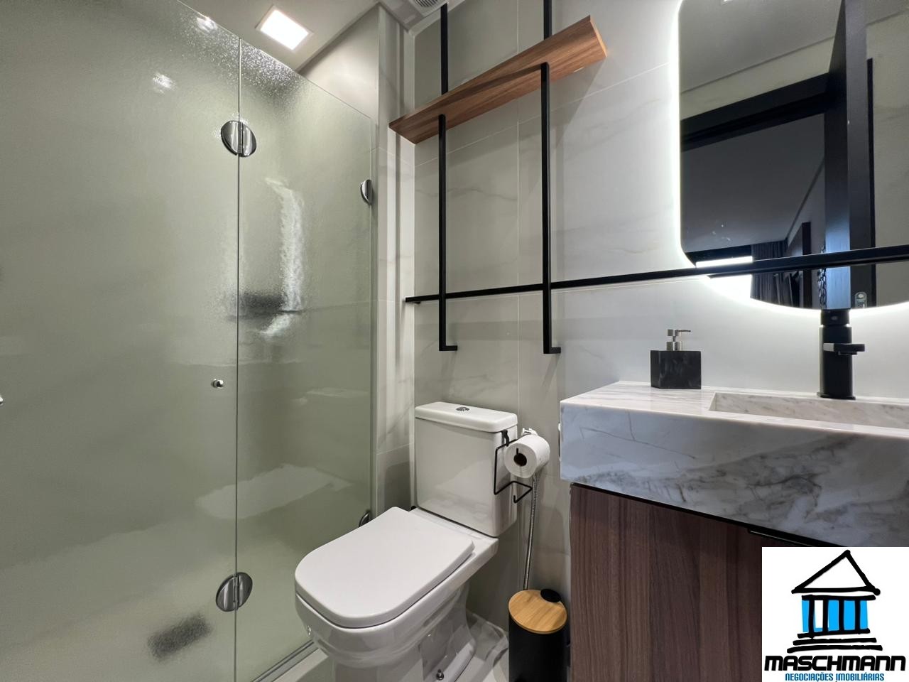 Apartamento 1 Dormitório mobiliado com terraço perfeito para locação em Canela