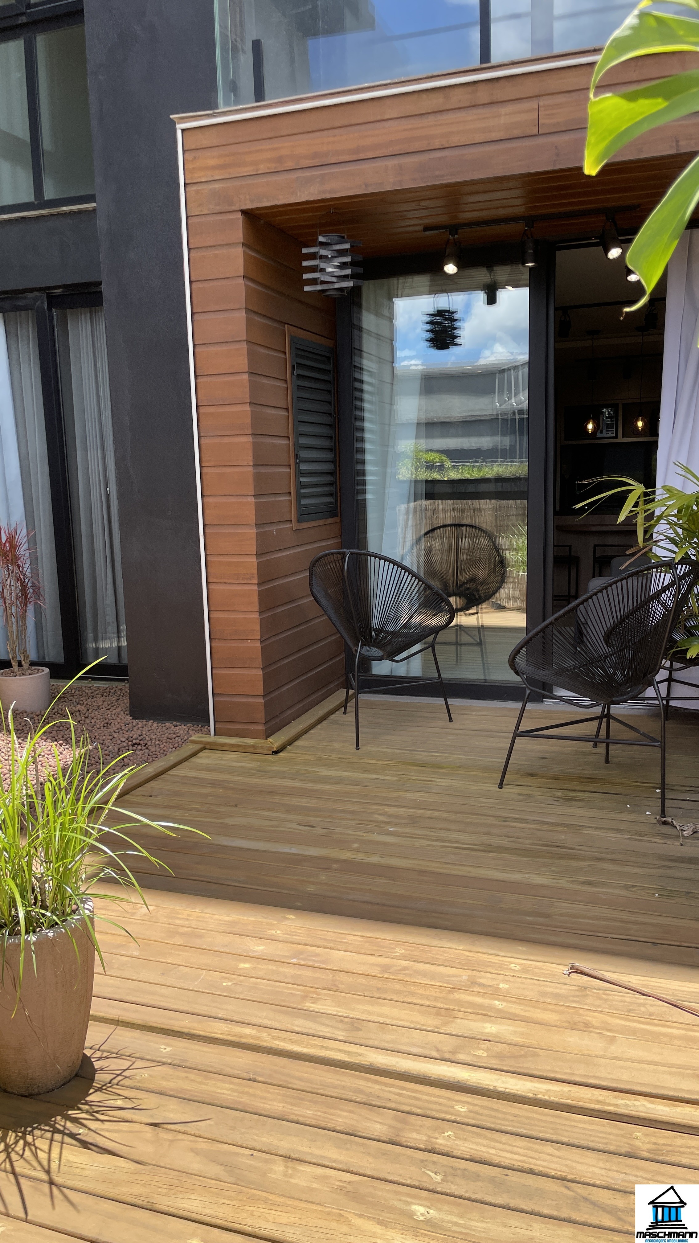 Apartamento 1 Dormitório mobiliado com terraço perfeito para locação em Canela