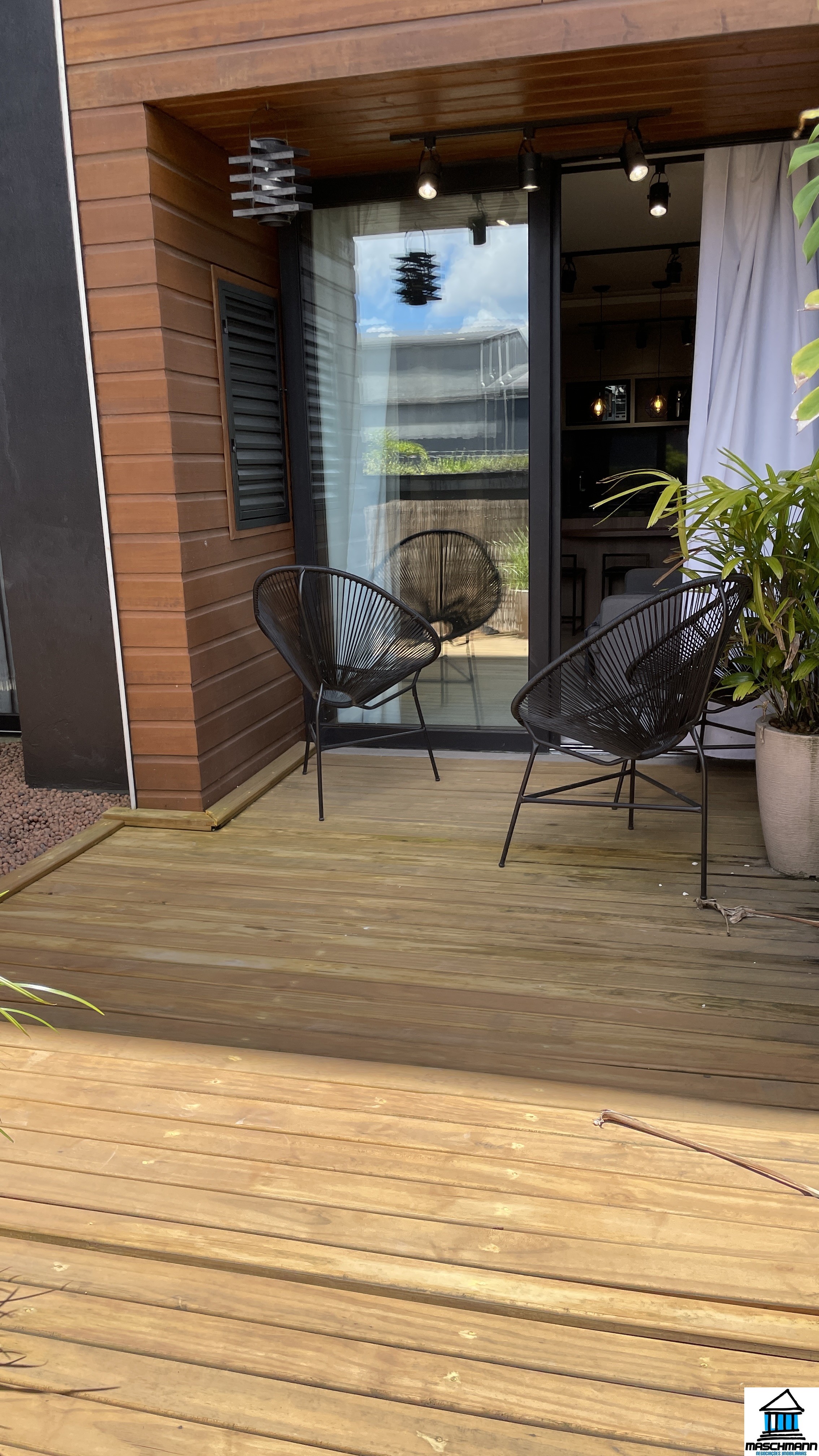 Apartamento 1 Dormitório mobiliado com terraço perfeito para locação em Canela