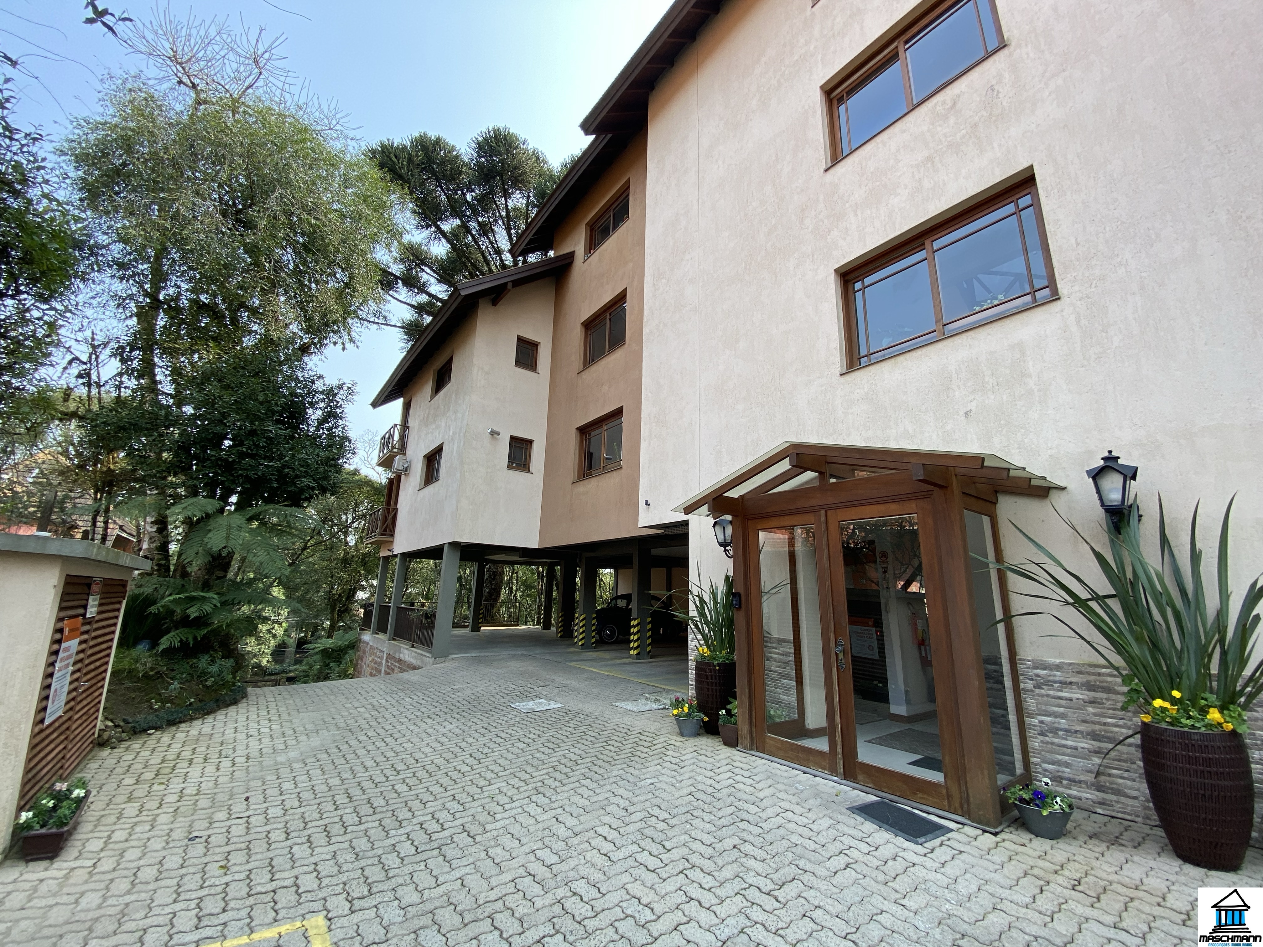 Apartamento no bairro Planalto por apenas R$ 489.000, em área nobre de Gramado.