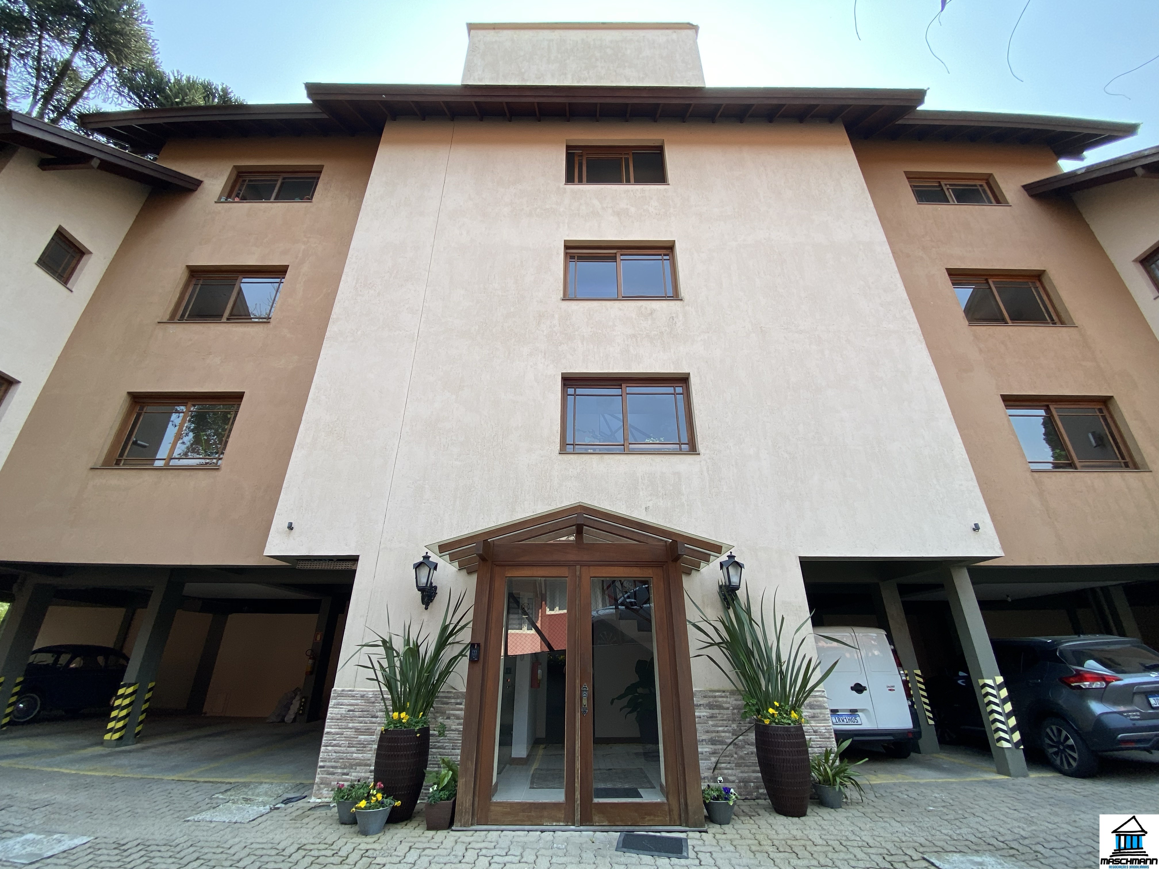 Apartamento no bairro Planalto por apenas R$ 489.000, em área nobre de Gramado.