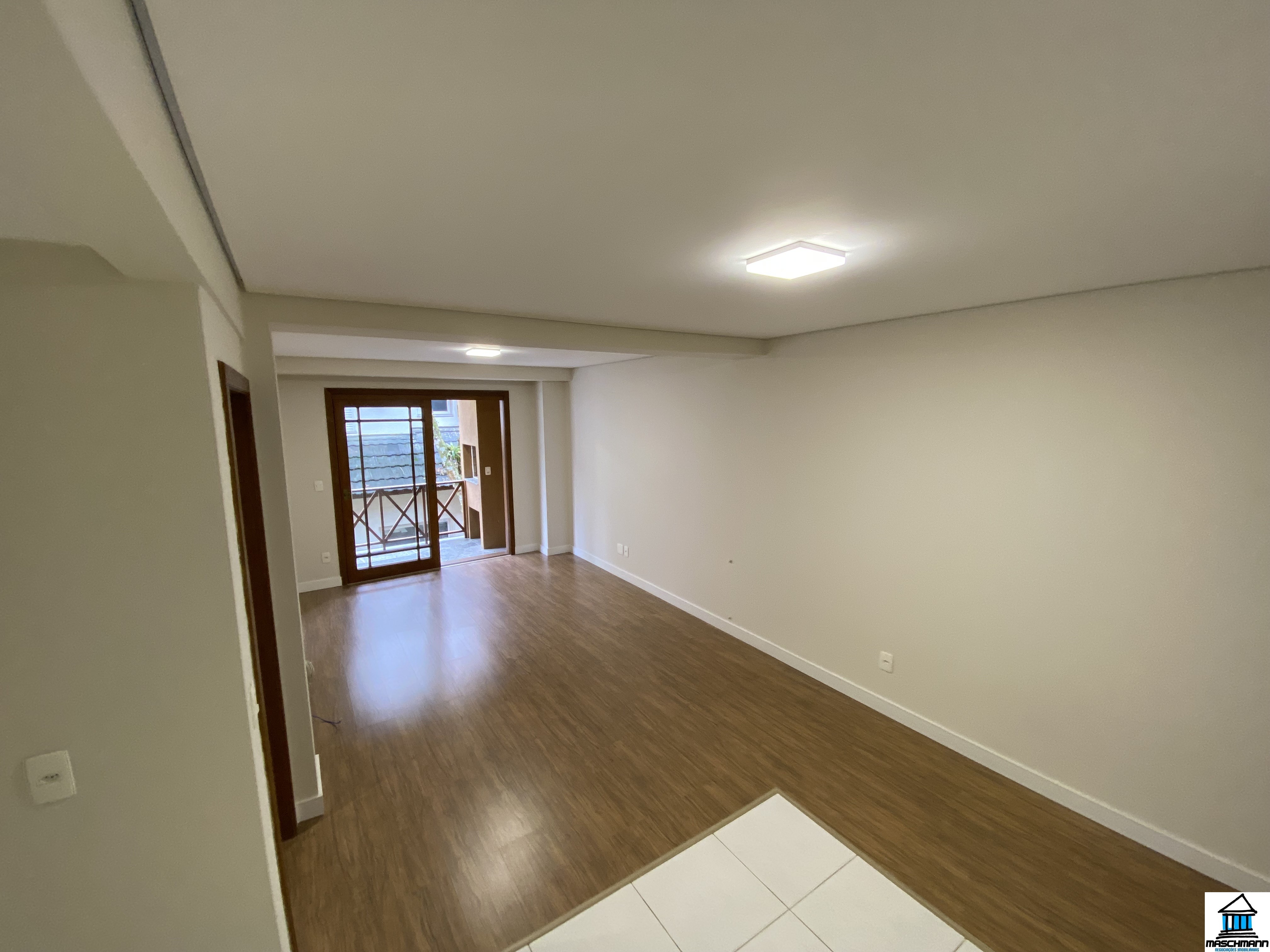 Apartamento no bairro Planalto por apenas R$ 489.000, em área nobre de Gramado.