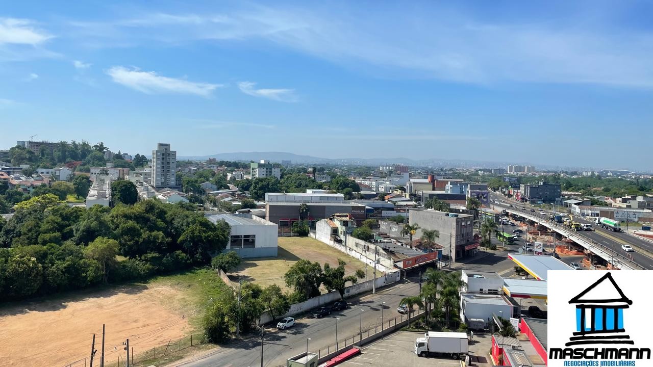 Sala exclusiva no Max Plaza, com 35 m² privativos, vaga de garagem e uma vista externa deslumbrante.